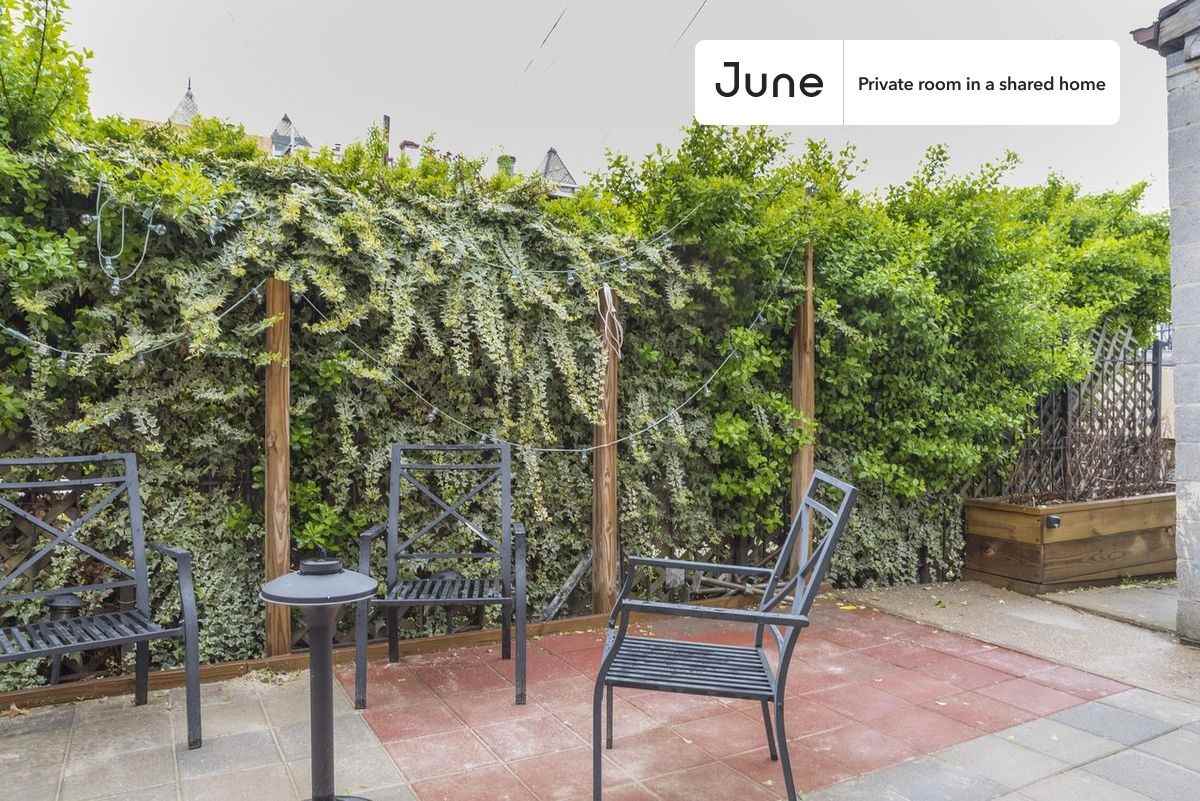 1227 Harvard St Nw #A - Photo 5 of 18