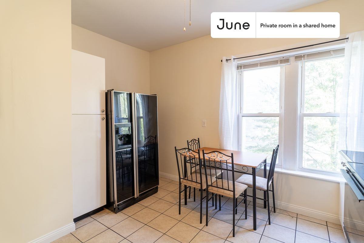 76 Easton St #D - Photo 4 of 11