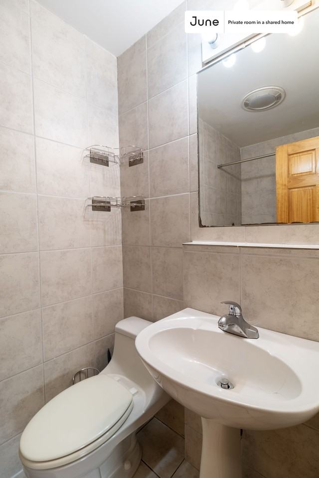 76 Easton St #D - Photo 7 of 11