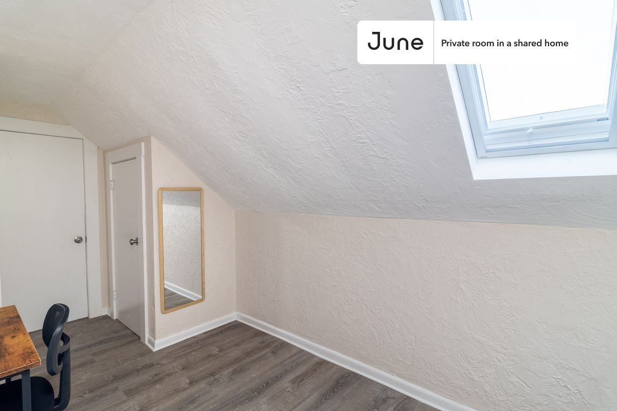 21 Easton St #E - Photo 4 of 24