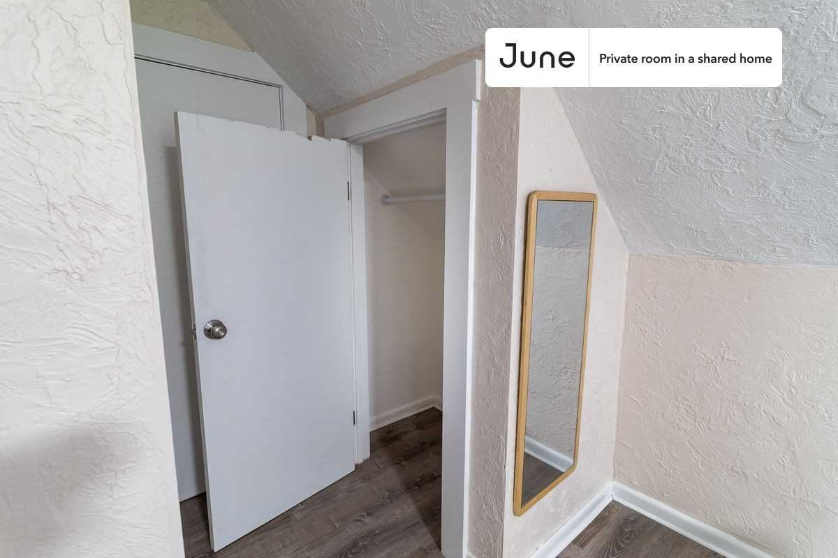 21 Easton St #E - Photo 6 of 24