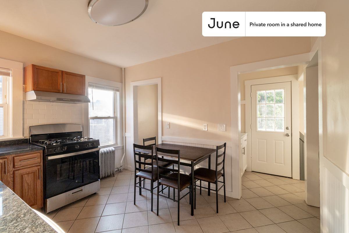 21 Easton St #E - Photo 6 of 22