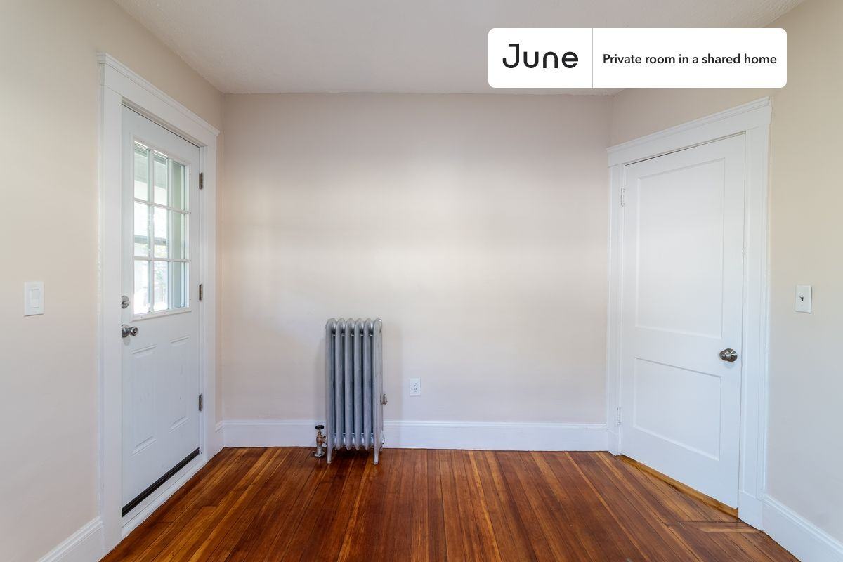 21 Easton St #C - Photo 4 of 26