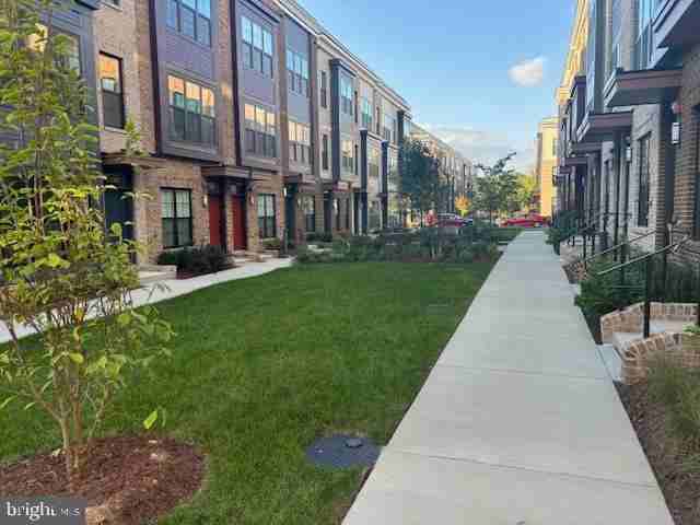 7301 Blade Dr - Photo 3 of 35