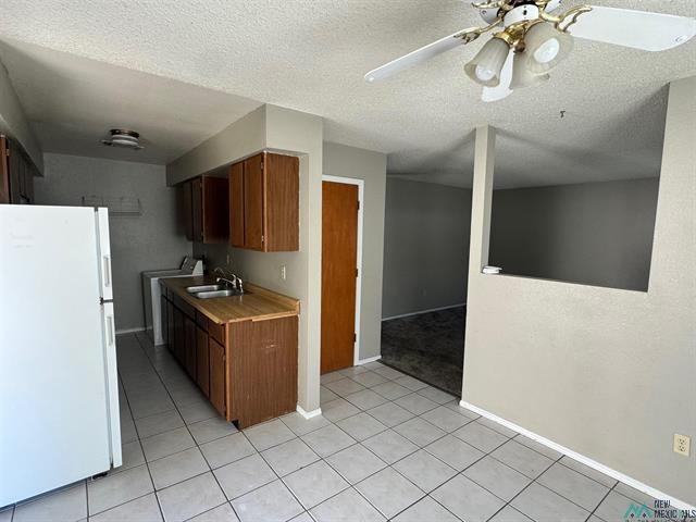 1302 W Bullock Ave - Photo 2 of 8