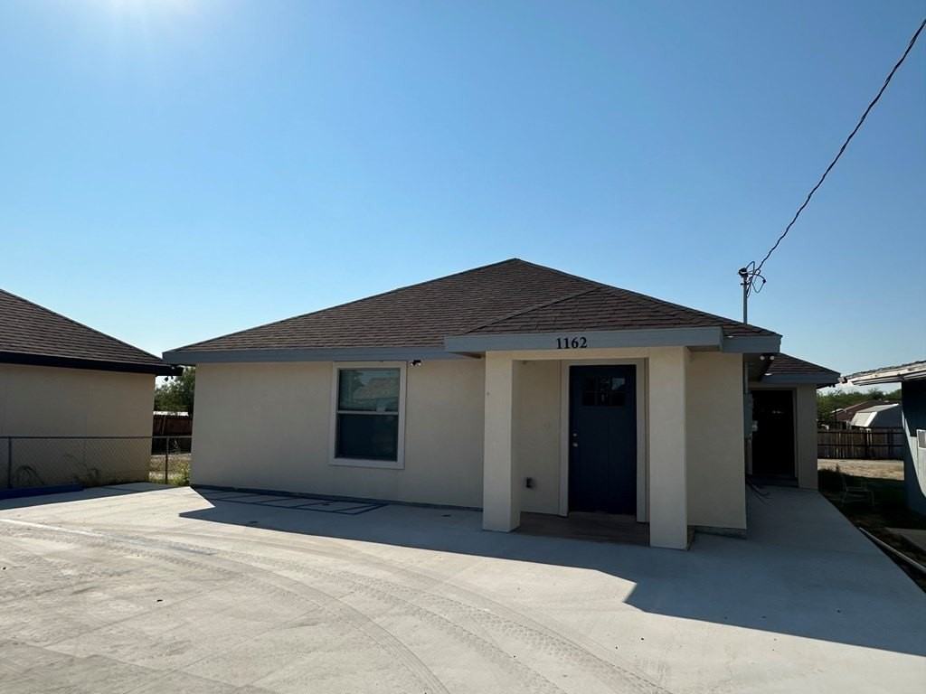 1162 5th St - Photo 2 of 14