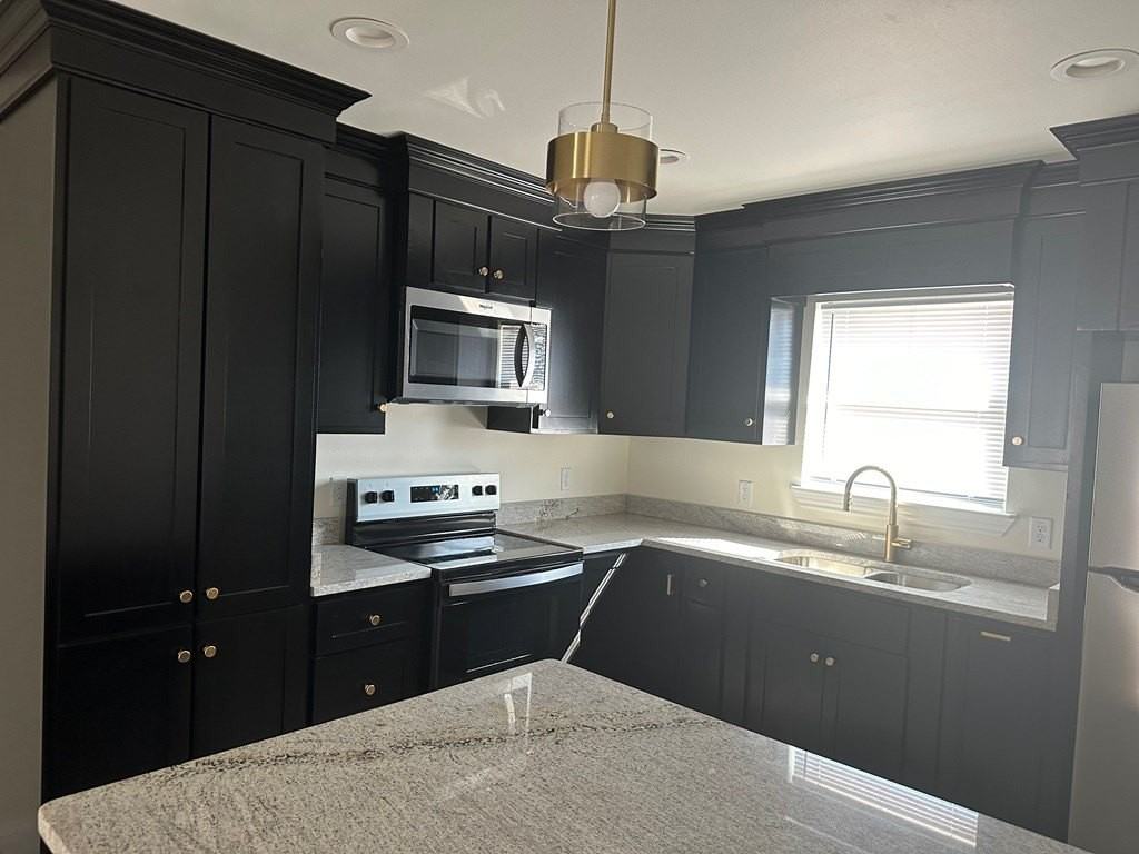 1162 5th St - Photo 3 of 14