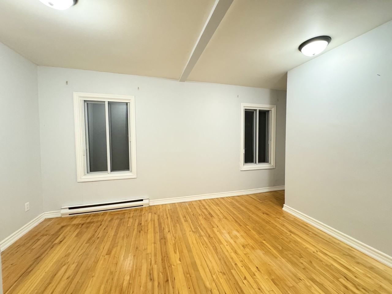 122 Rue Brosseau - Photo 2 of 17