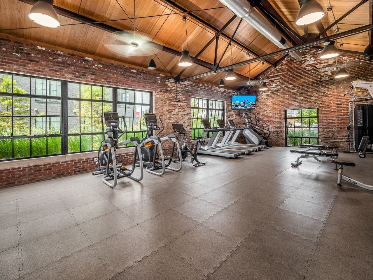 Station 324 - Photo 4 of 31