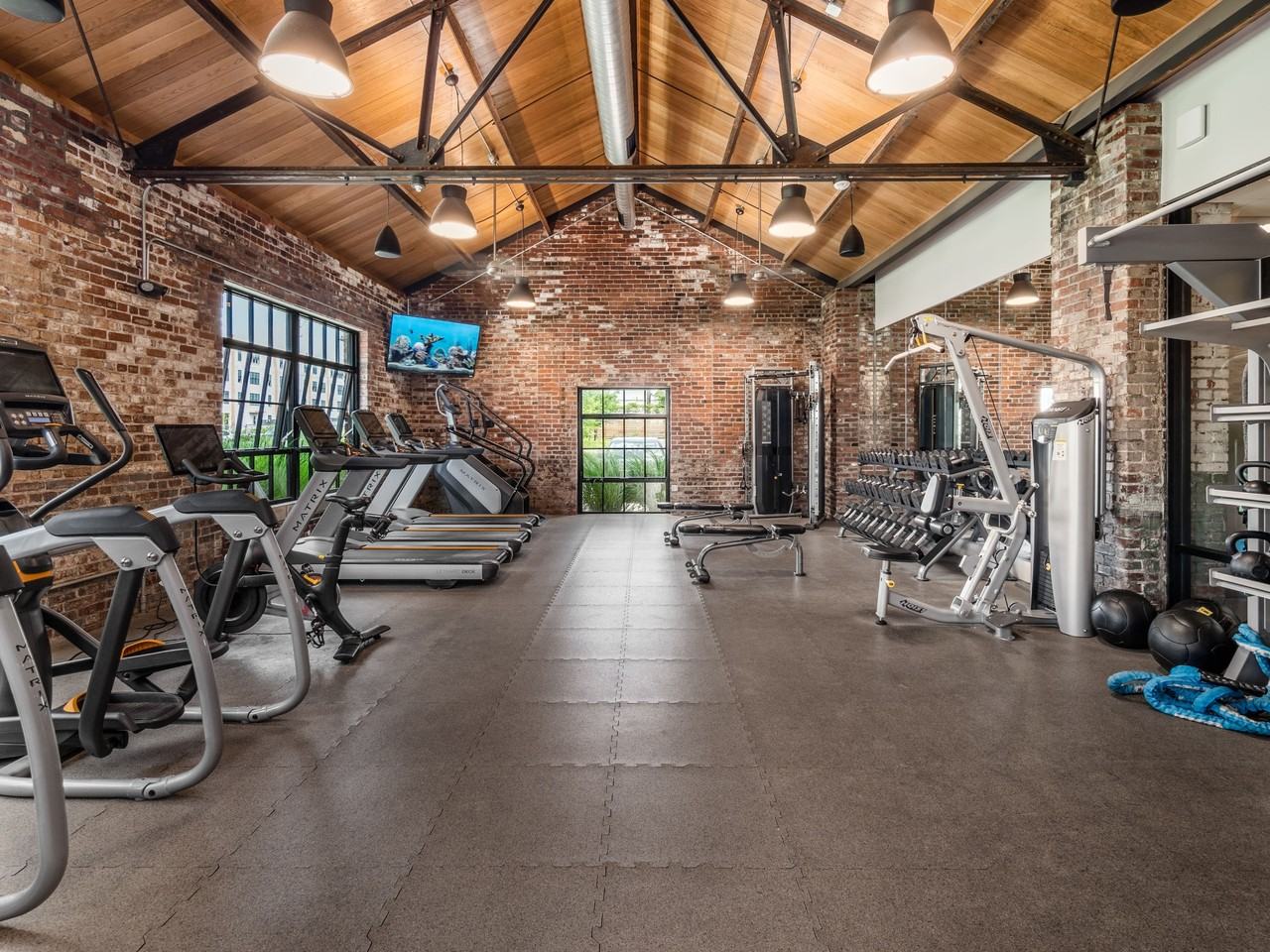 Station 324 - Photo 5 of 31