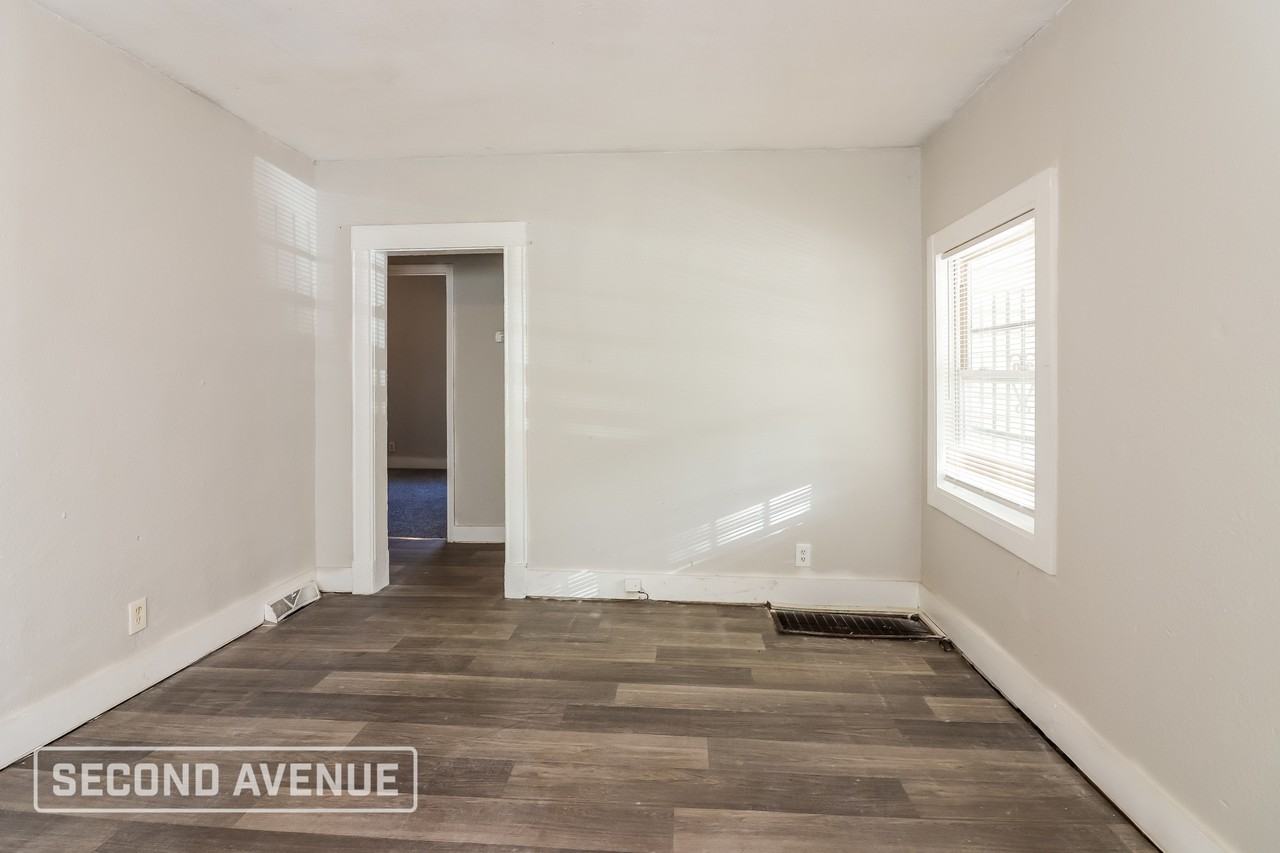 7022 S Benton Ave - Photo 7 of 26