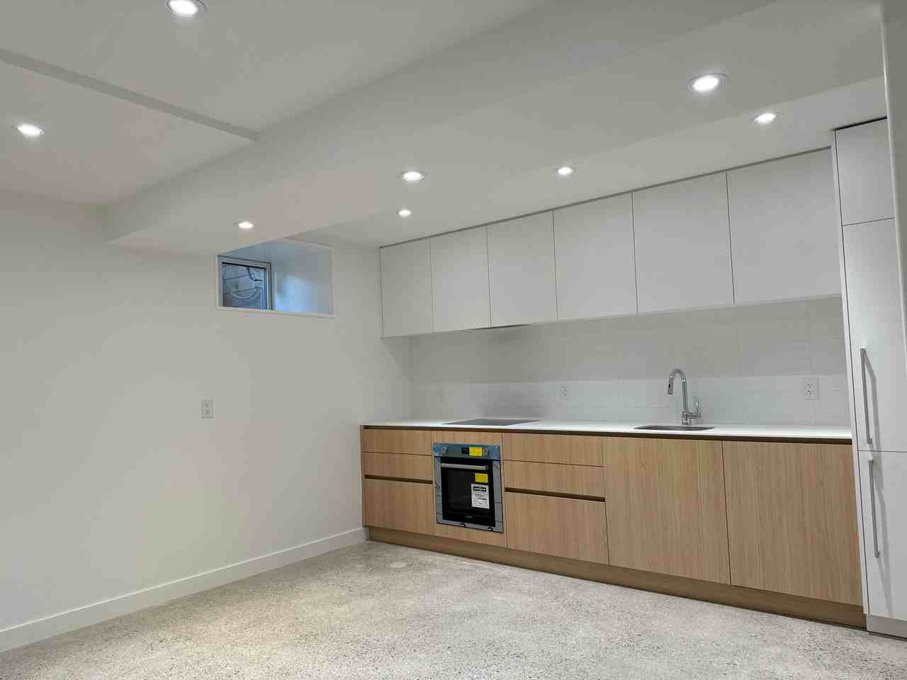 76 Sussex Avenue Basement - Photo 3 of 15