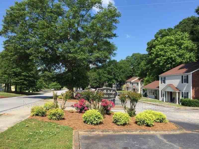 613 South St - Photo 2 of 11