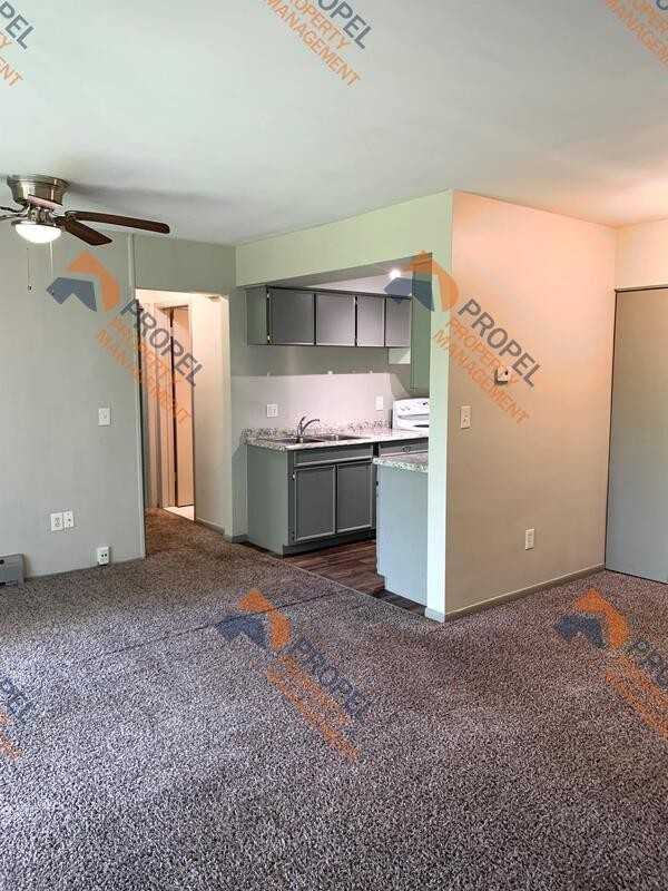 500 N Liberty St - Photo 3 of 9