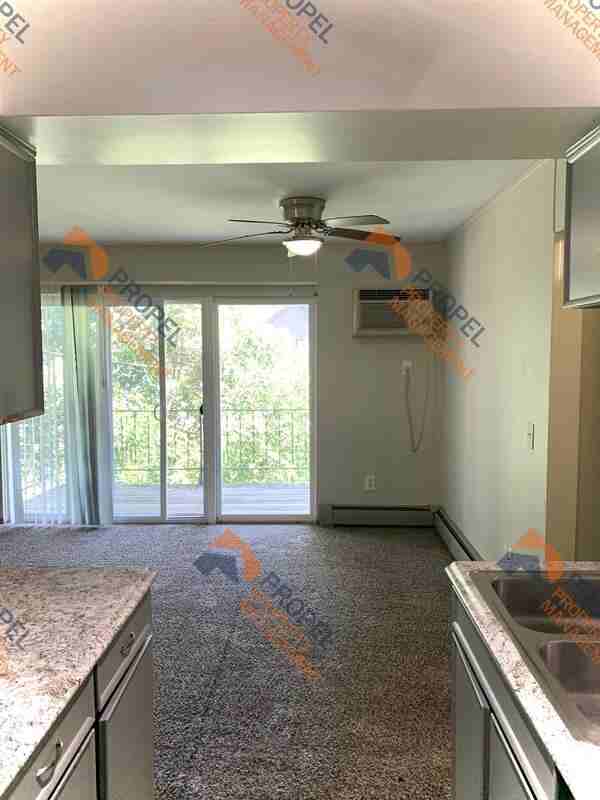 500 N Liberty St - Photo 5 of 9