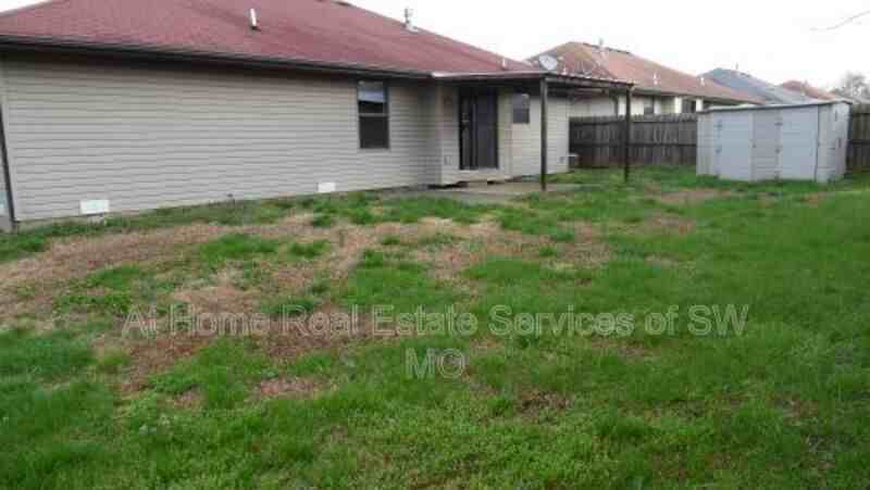 3110 W Webster St - Photo 3 of 20