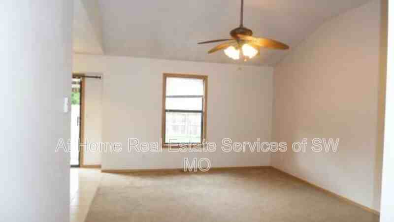 3110 W Webster St - Photo 4 of 20