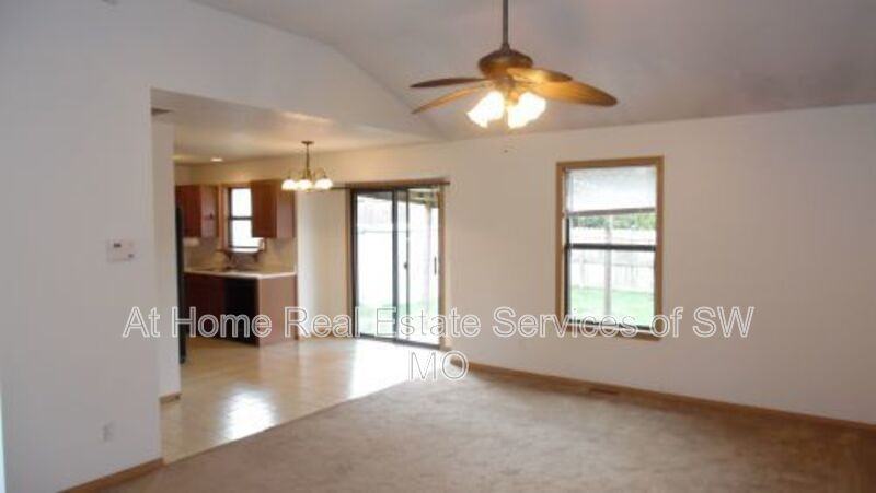 3110 W Webster St - Photo 5 of 20