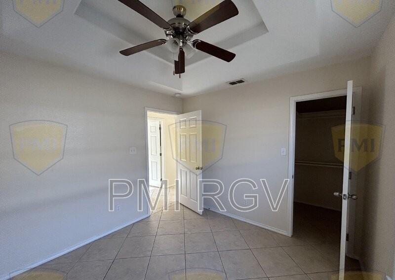 301 W Albatross Ave - Photo 6 of 25