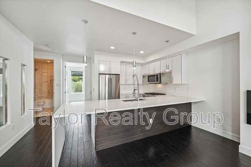 3032 Wilson Ct #3 - Photo 7 of 29