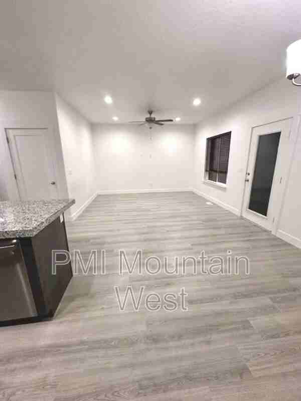 4924 E Breezy Patch Rd - Photo 3 of 26