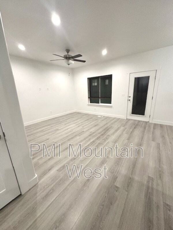 4924 E Breezy Patch Rd - Photo 2 of 26