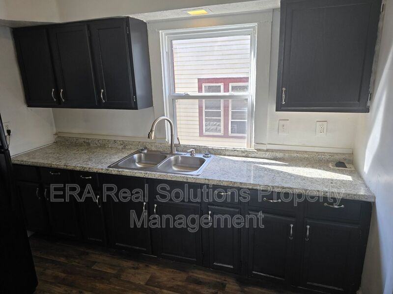 3552 W 63rd St - Photo 2 of 9