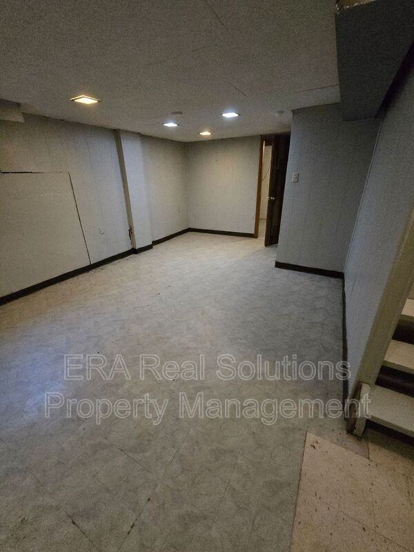 912 S Weyant Ave - Photo 6 of 14