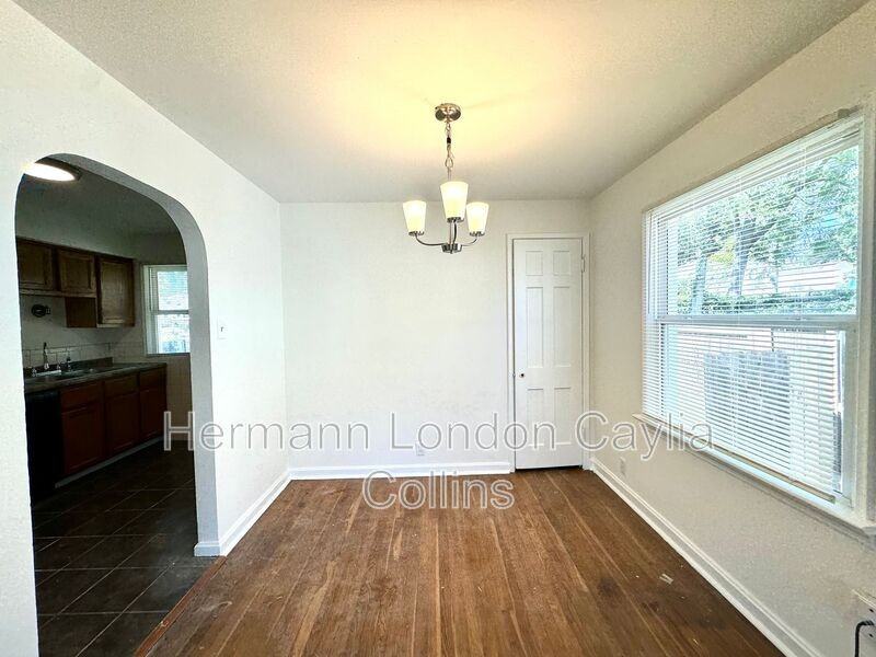 7728 Monroe Dr - Photo 2 of 14