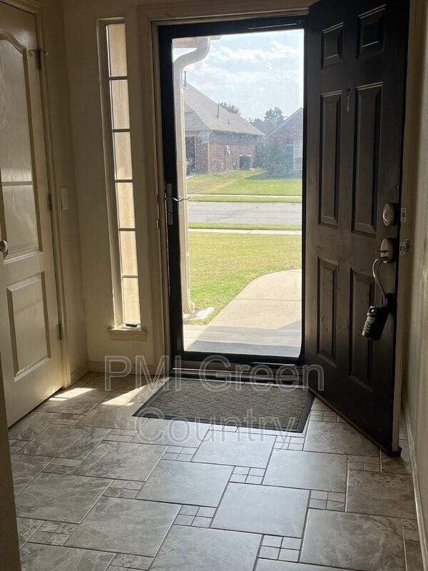 20465 E 45th St S - Photo 2 of 24