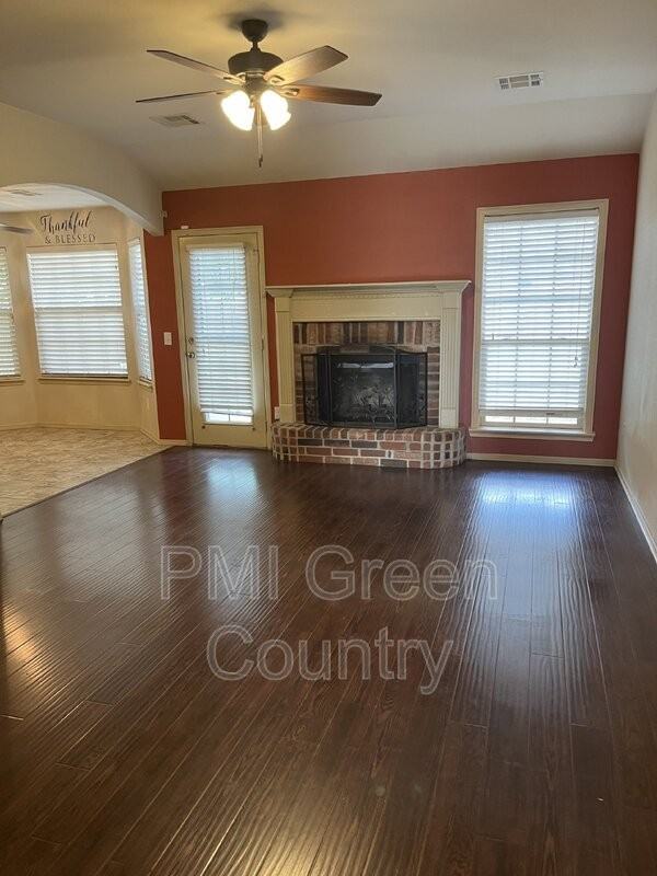 20465 E 45th St S - Photo 3 of 24