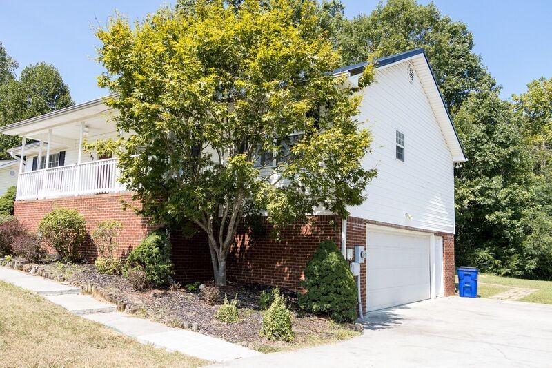 1040 Eldredge Cir Nw - Photo 3 of 36