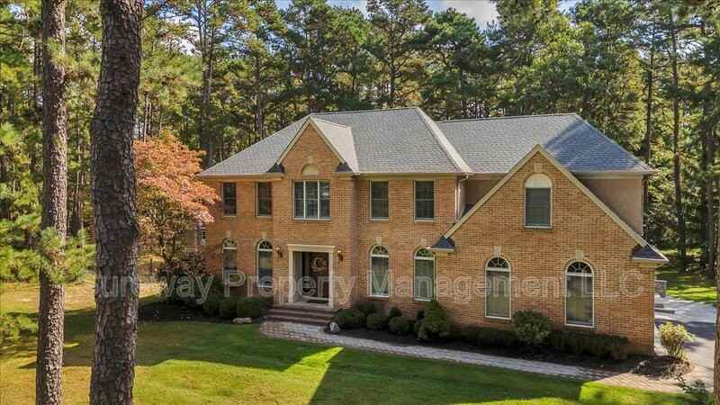 1 Sweet Gum Ct - Photo 2 of 50