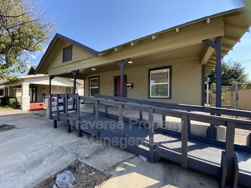 3409 Hemphill St - Photo 3 of 28