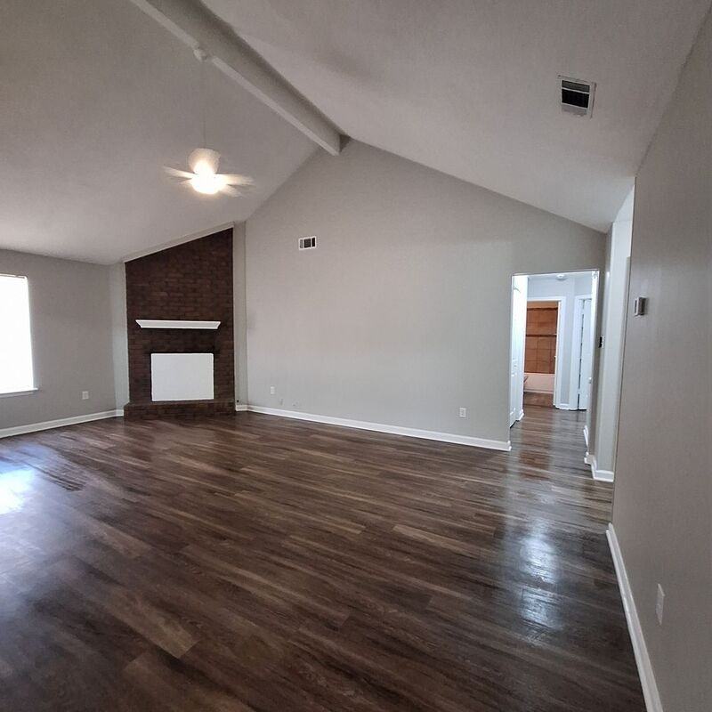 3706 Sungate Dr N - Photo 3 of 13