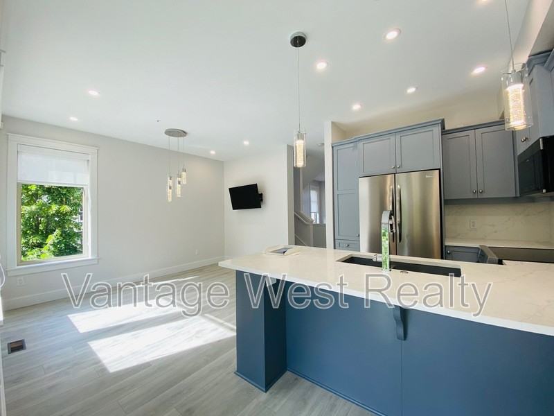 101 Longspoon Dr - Photo 2 of 22