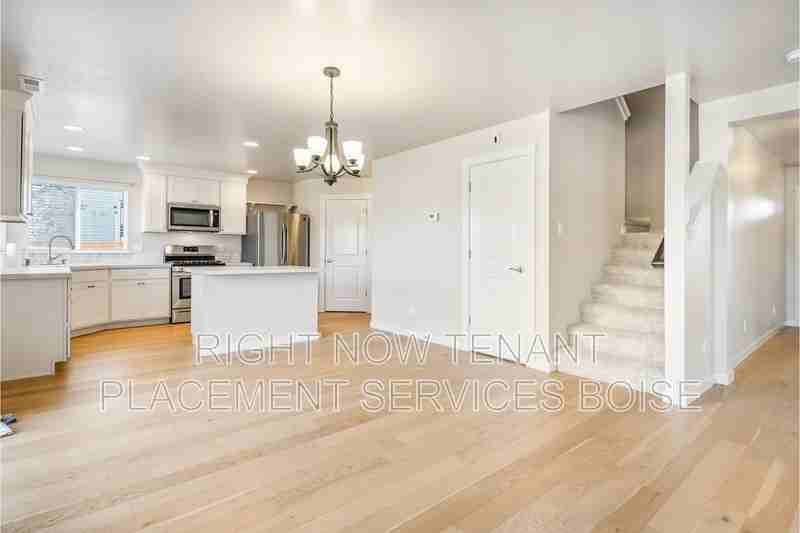1600 Placerville St - Photo 2 of 27