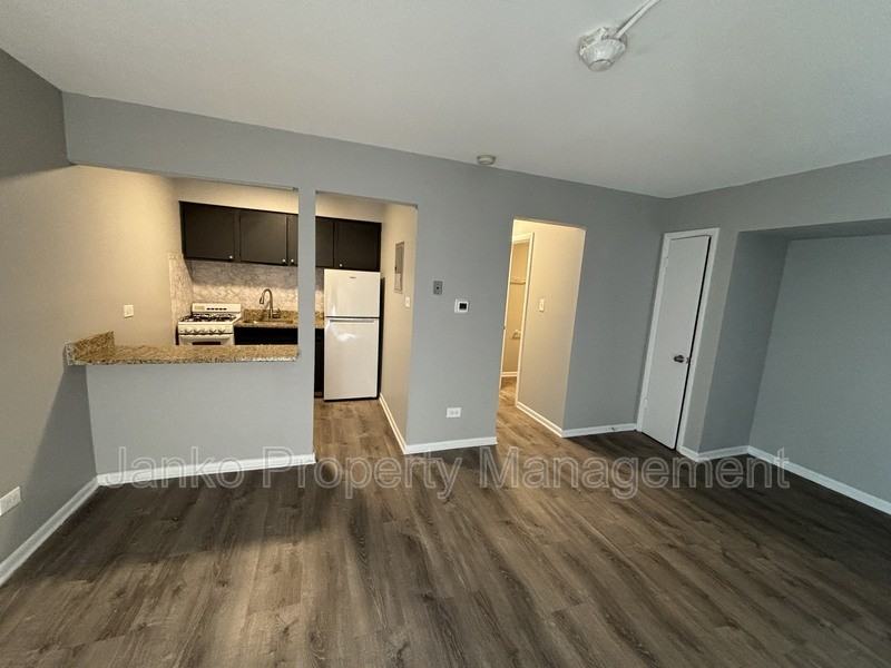 3351 Commercial Ave #12 - Photo 3 of 5