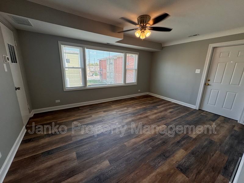 2237 Vermont St #2E - Photo 2 of 8