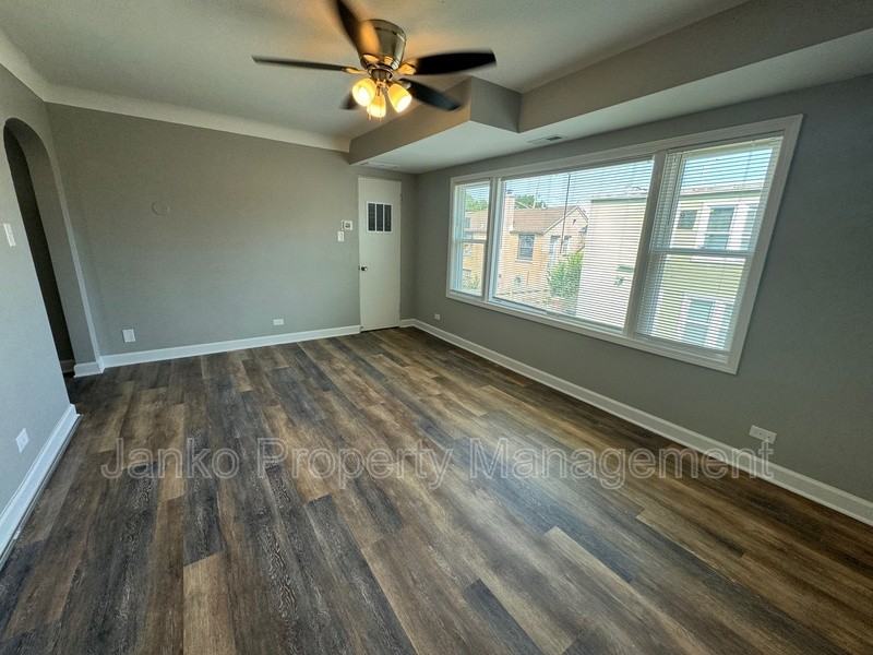 2237 Vermont St #2E - Photo 4 of 8