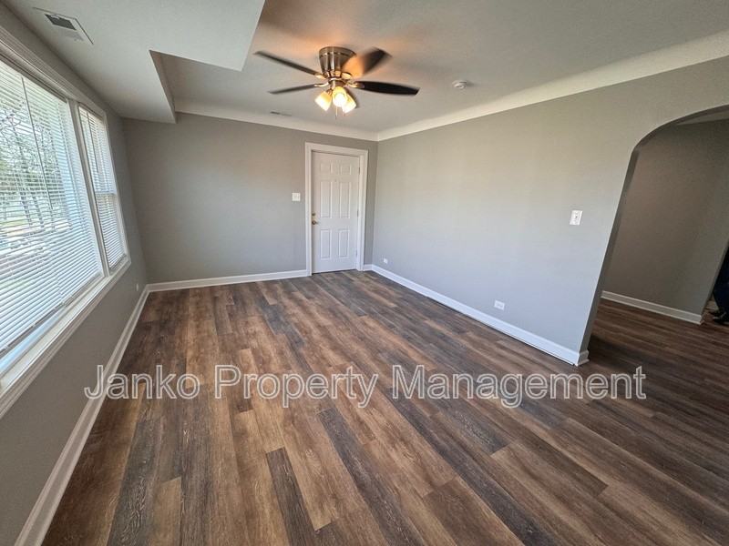 2237 Vermont St #2E - Photo 5 of 8
