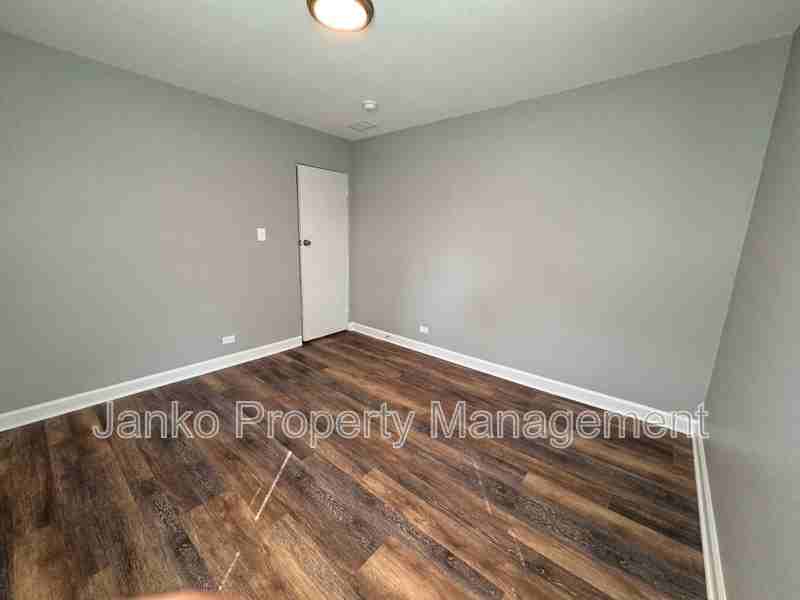 2237 Vermont St #2E - Photo 7 of 8