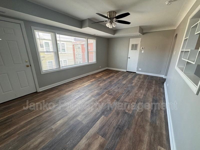 2237 Vermont St #2W - Photo 4 of 8