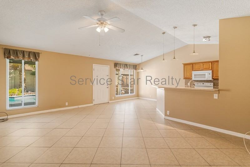 10415 N 63rd Dr - Photo 3 of 19