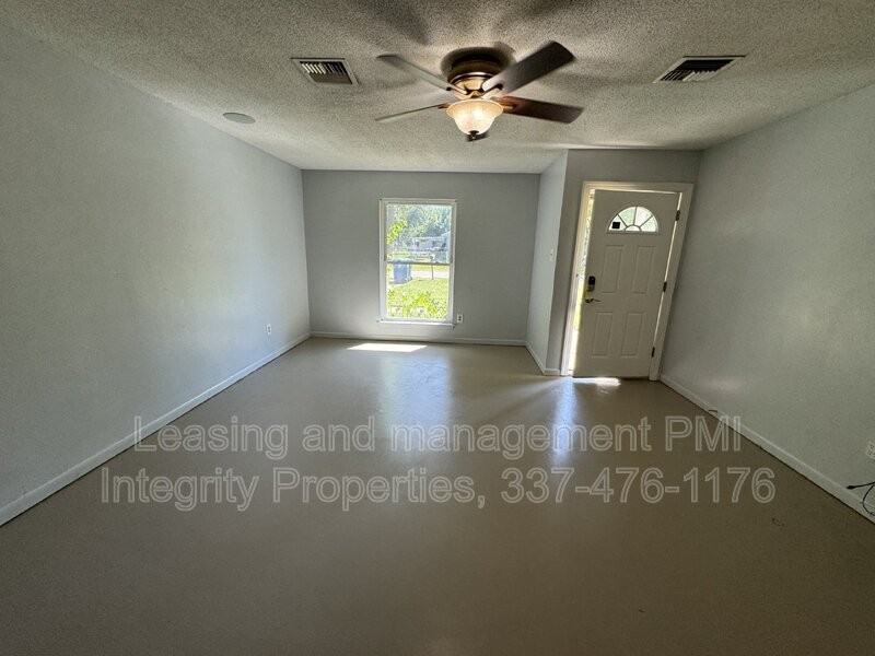 114 Damon Dr - Photo 5 of 14