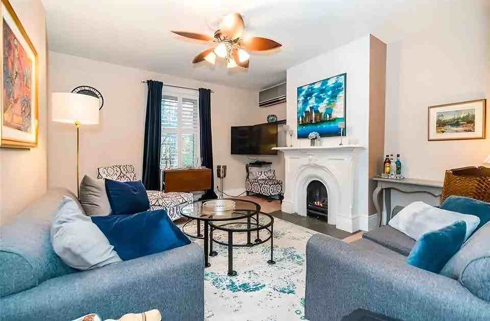 182 Seaton Street - Photo 2 of 10