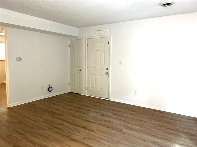 365 N 12th St #5 - Photo 3 of 10