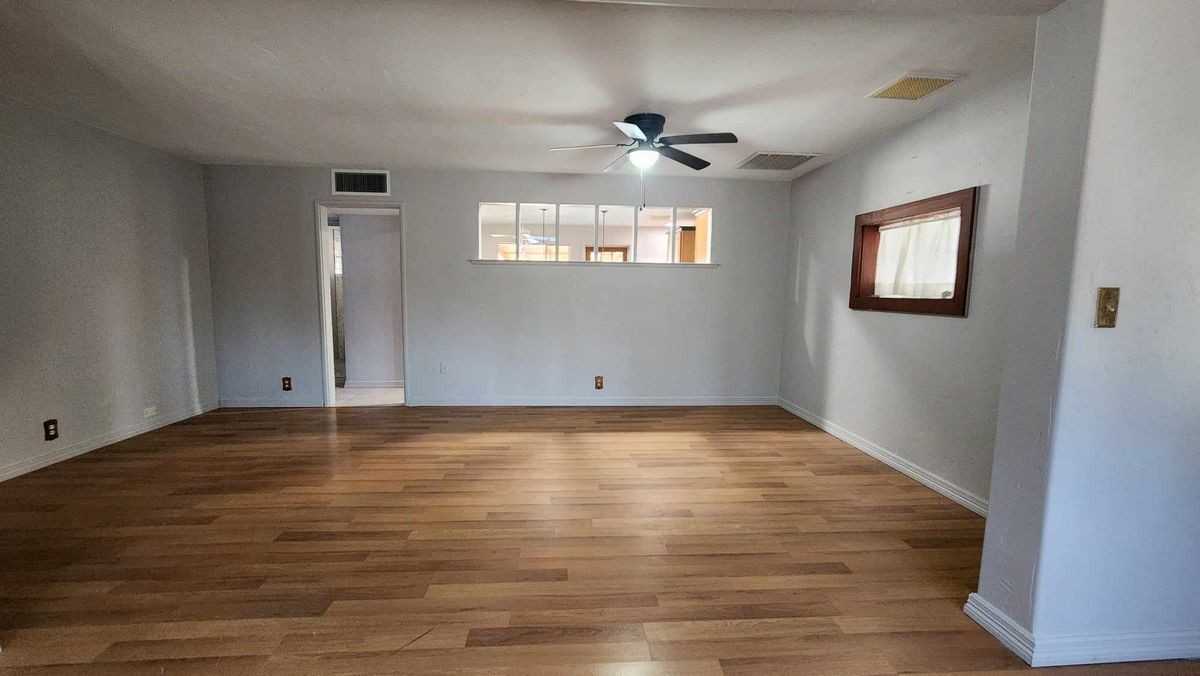 2433 N 37th St - Photo 3 of 22