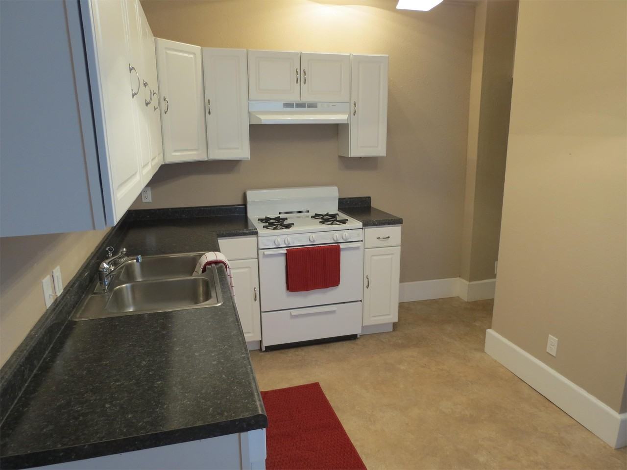 610-1 West Elm Street - Photo 2 of 24