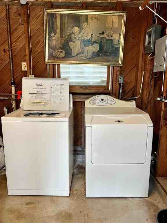 916 Ball Street - Photo 2 of 50